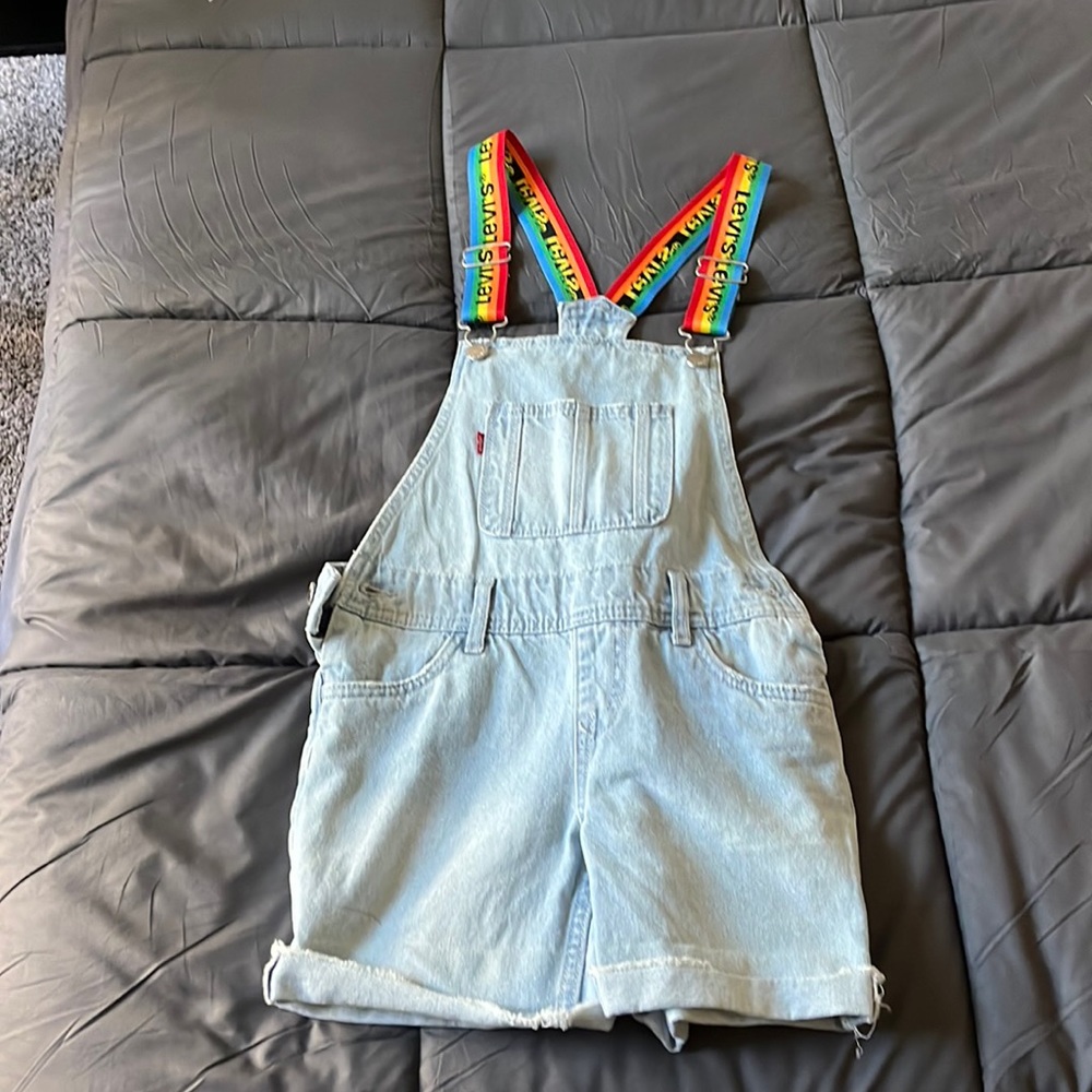 These Levi’s Overalls are so cute
